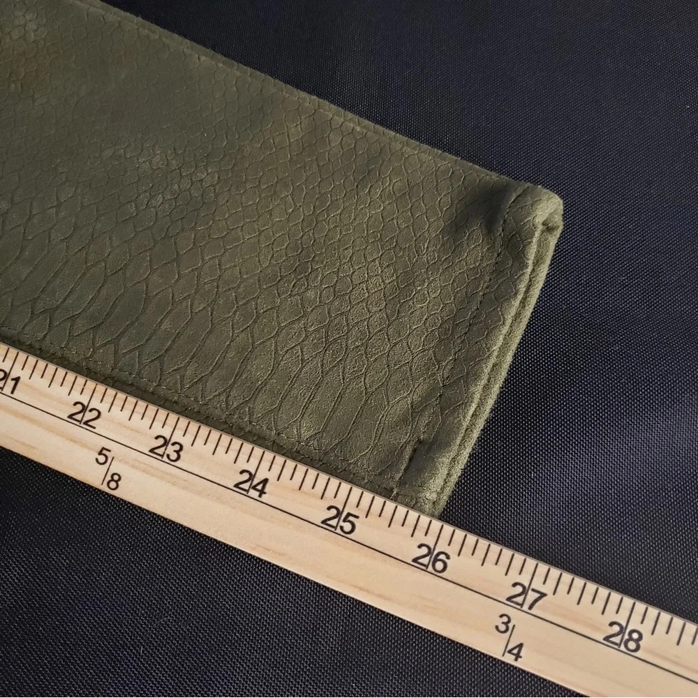 7 For All Mankind Suede Snakeskin‎ Olive Green Women’s 27 - Picture 6 of 7